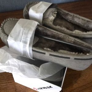 NWT Gray Fleece Lined Airwalk Slipper Shoe